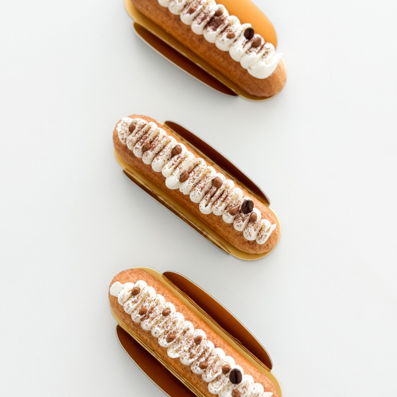 ECLAIR FAÇON LATTE MACHIATTO